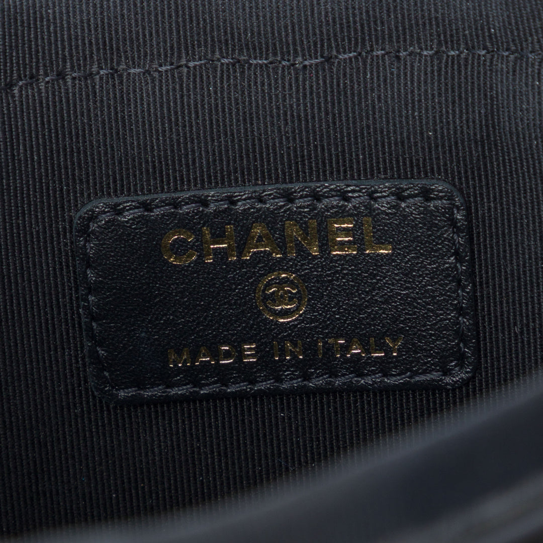 Chanel CC Matelassé Rond Vanity Pochette avec chaîne Noir – vue 5 – GABY PARIS