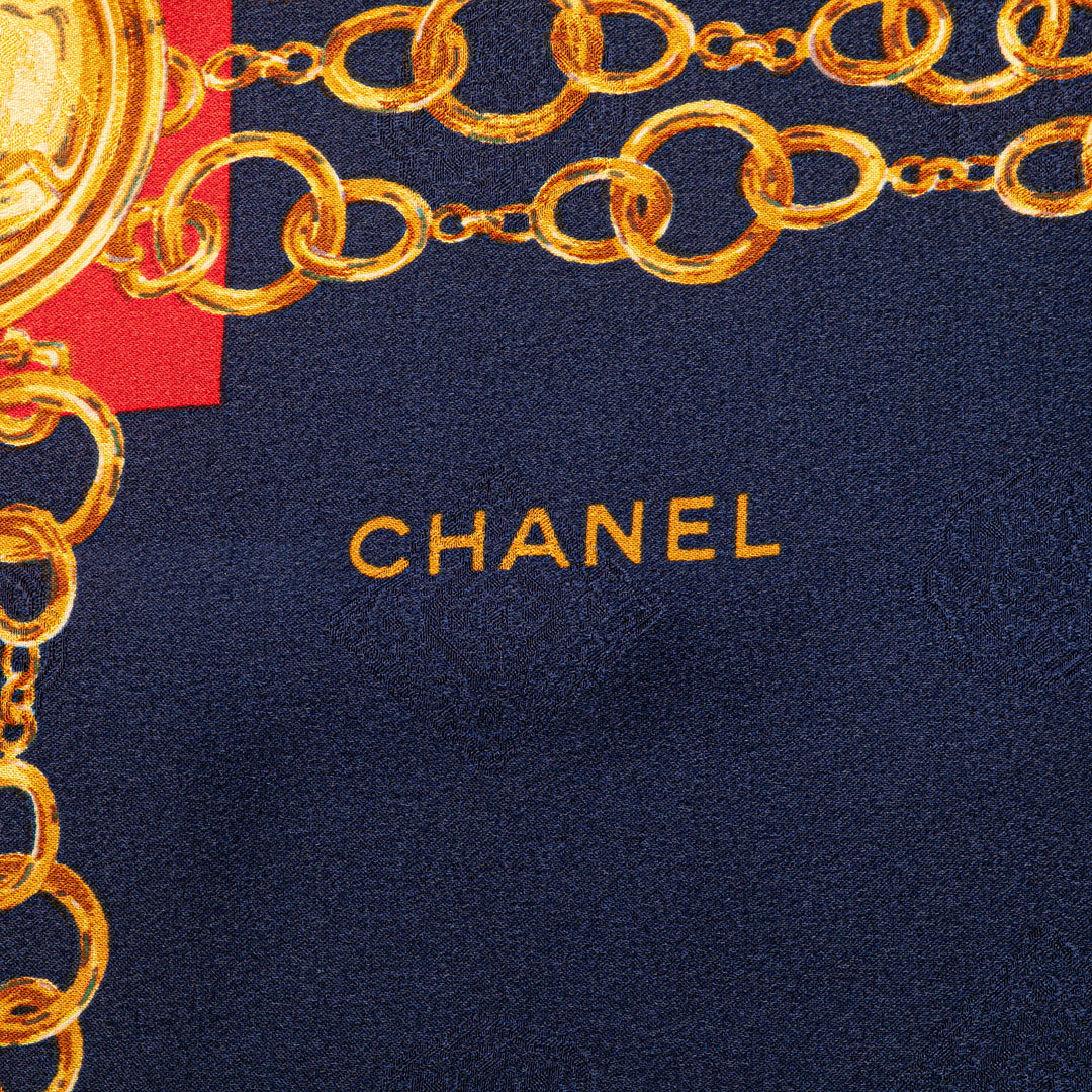 Chanel CC Chain Soie Foulard Rouge – GABY PARIS Authentique