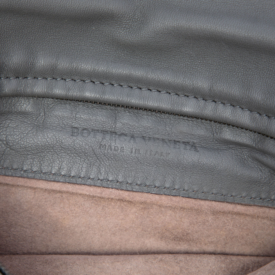 Intrecciato Turn Lock Pochette nappa Gris