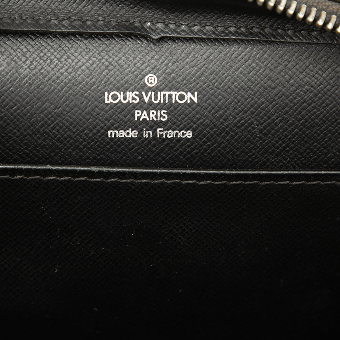 Louis Vuitton Taiga Pochette Baikal
