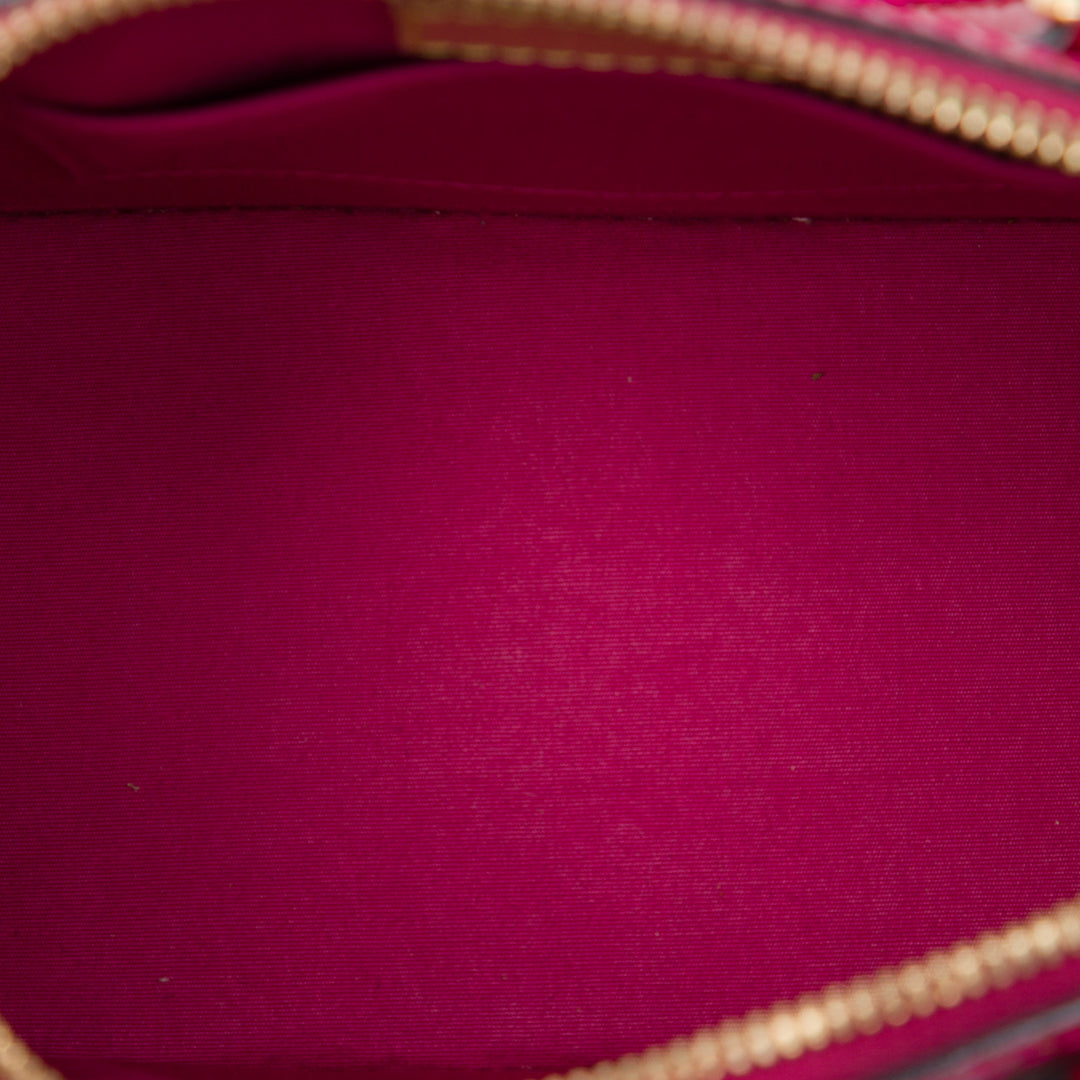 Louis Vuitton Alma BB Cuir verni Monogram Rose – vue 4 – GABY PARIS