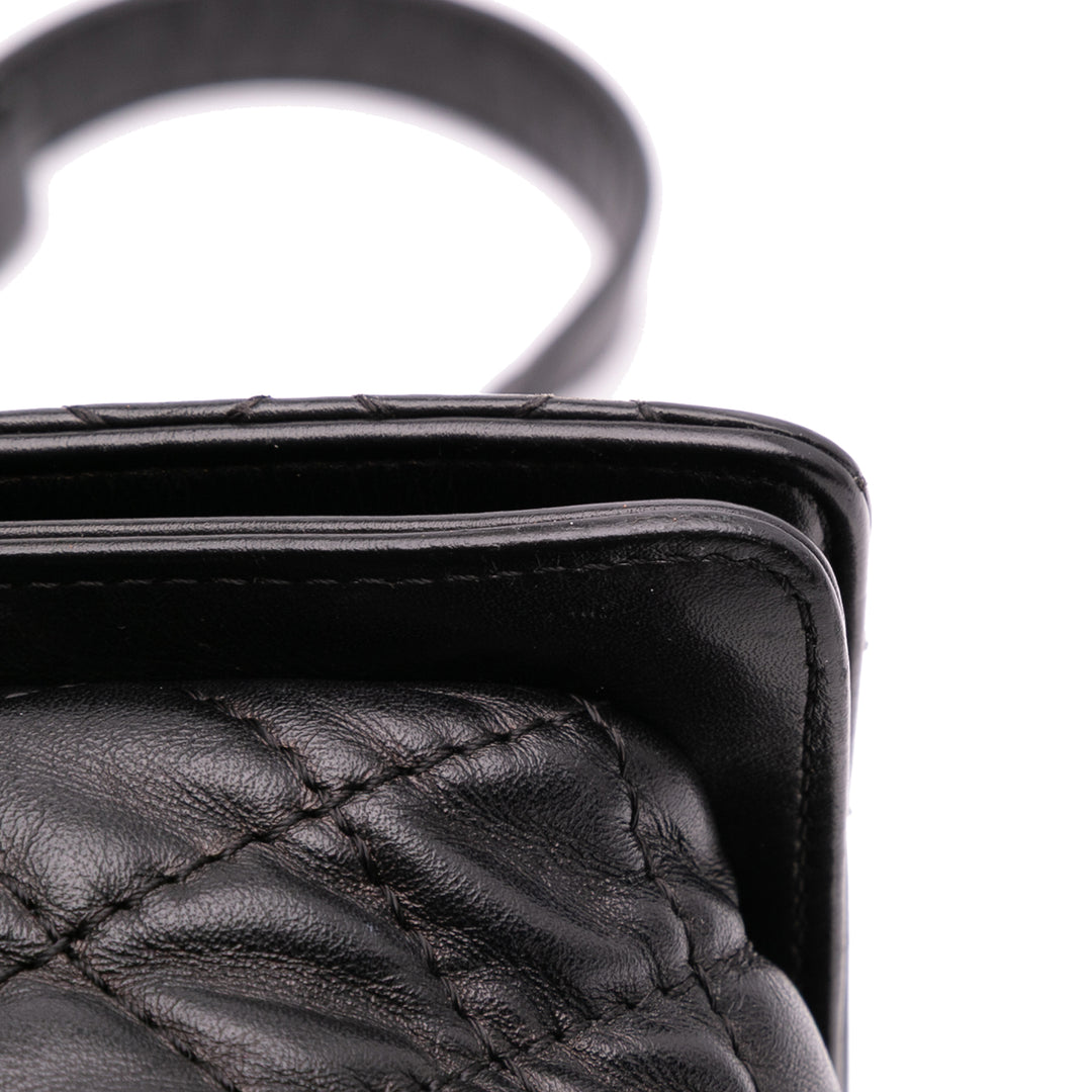 Chanel Medium Cuir de veau Enchained Boy Flap Noir