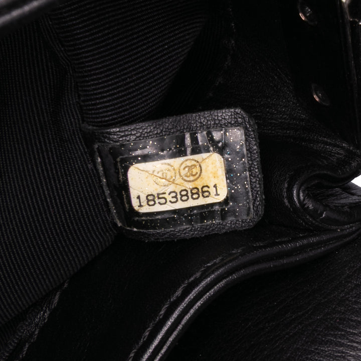 Chanel Medium Cuir de veau Enchained Boy Flap Noir
