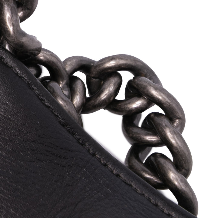 Chanel Medium Cuir de veau Enchained Boy Flap Noir