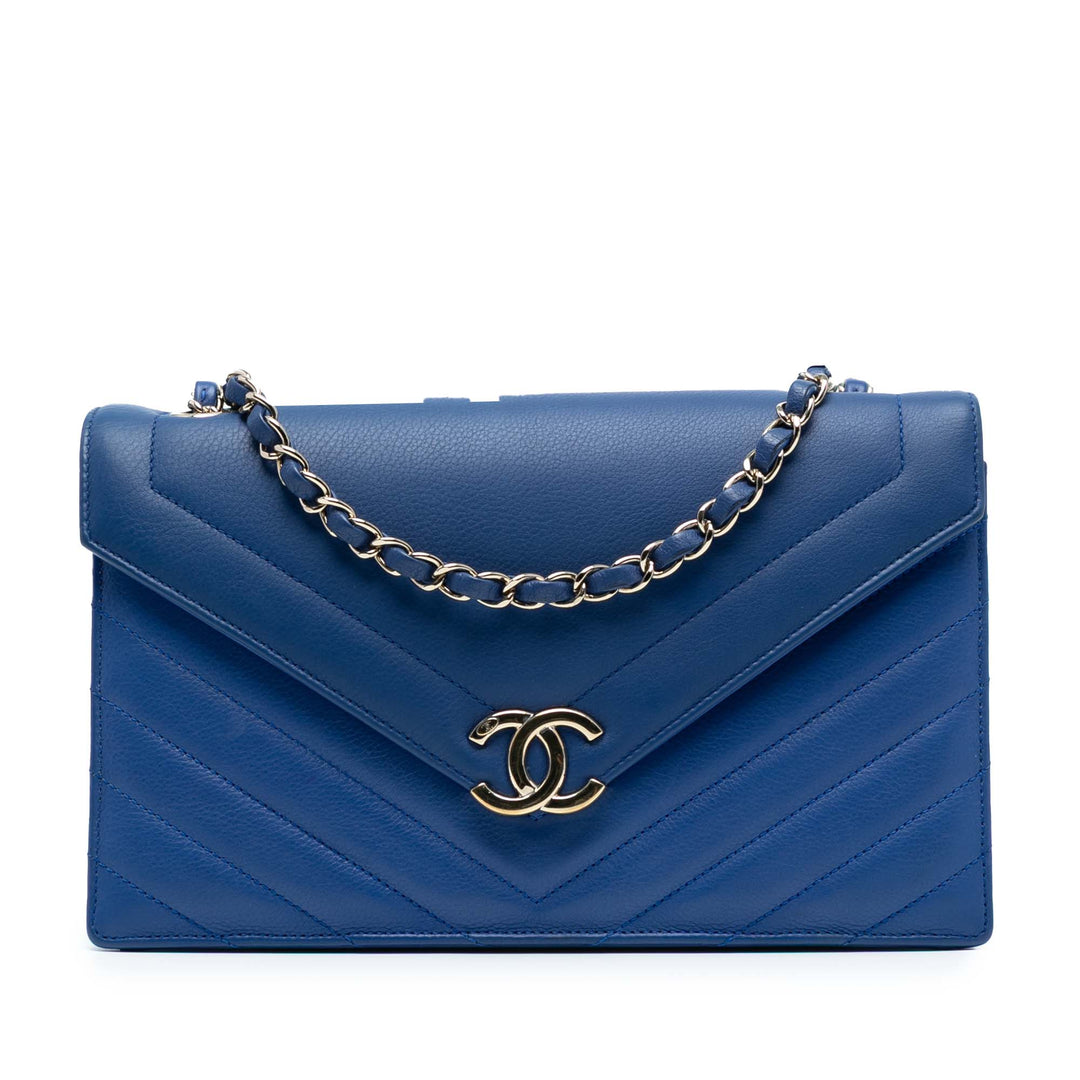 Chanel Medium CC Chevron Cuir de veau Envelope Flap Bleu – GABY PARIS Authentique