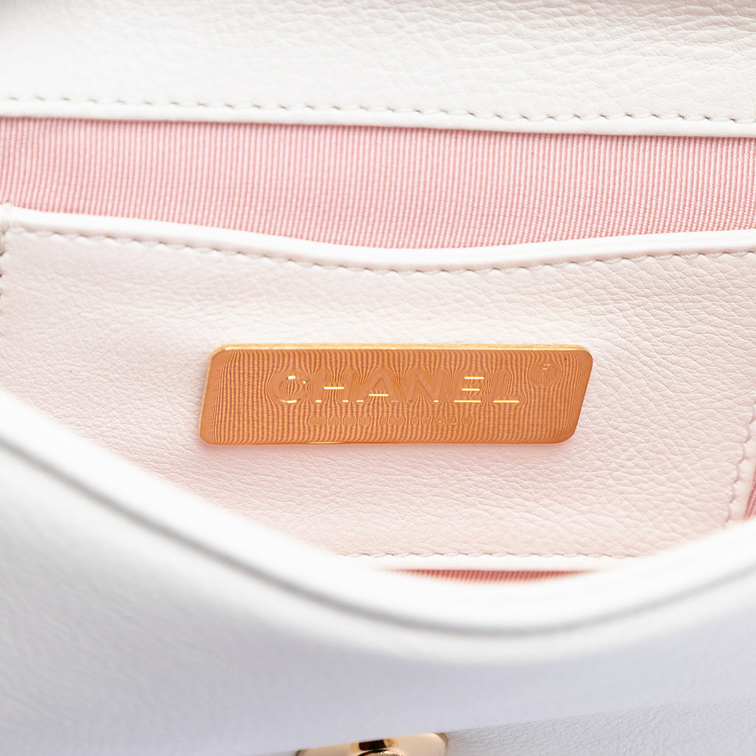 Chanel Small Matelassé Cuir de veau Underline Saddle à rabat