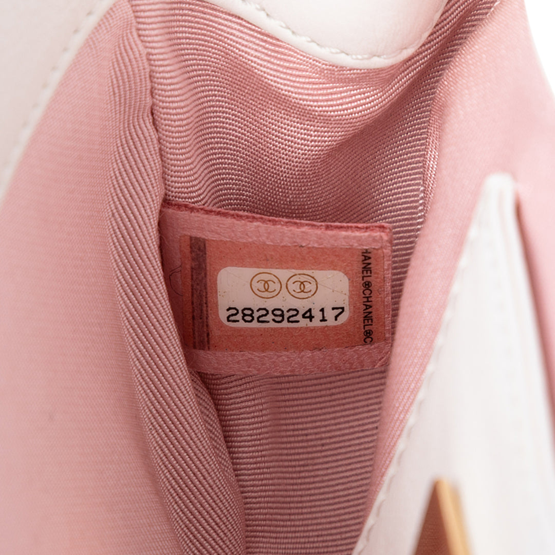 Chanel Small Matelassé Cuir de veau Underline Saddle à rabat