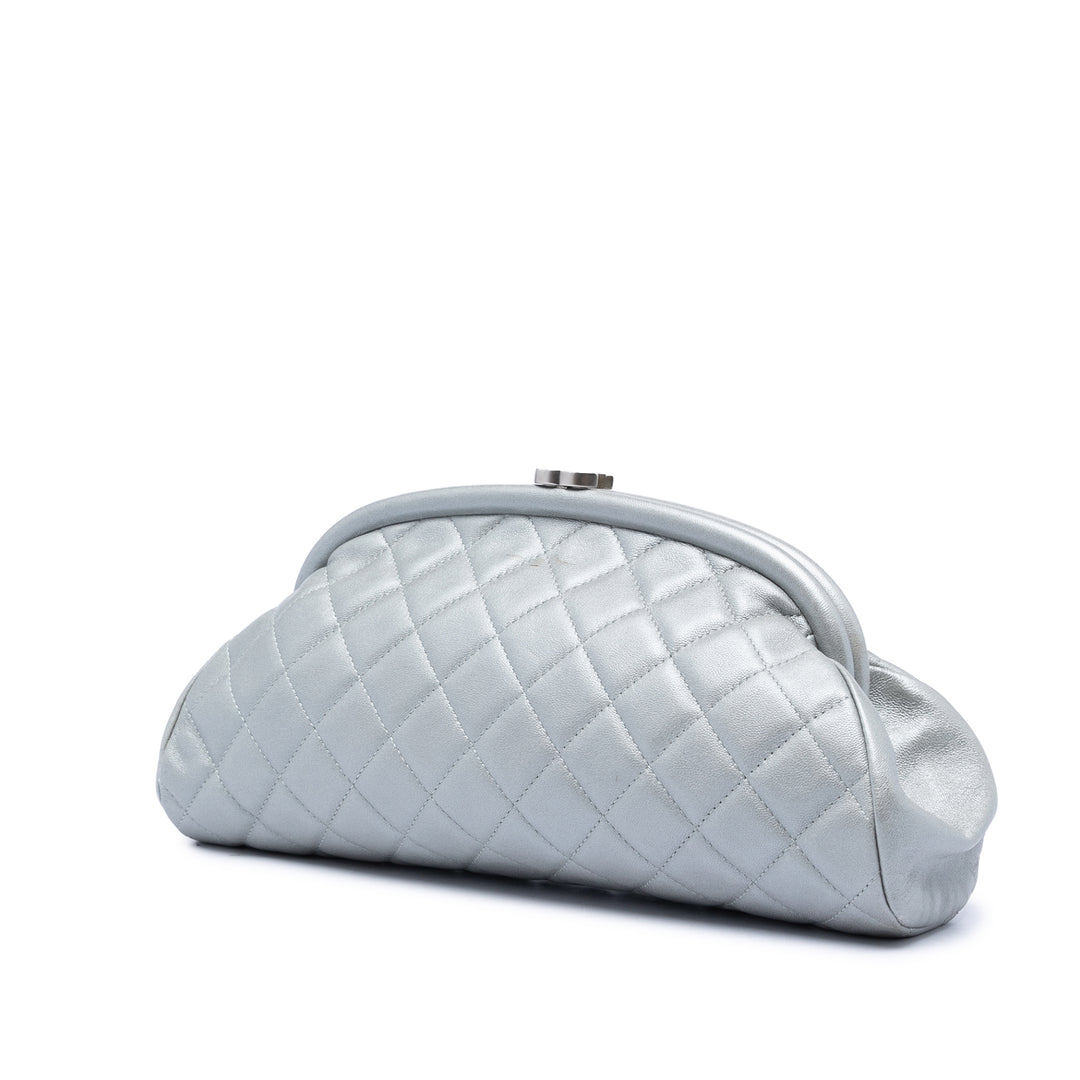 Chanel Matelassé Cuir d’agneau Timeless Kisslock Pochette
