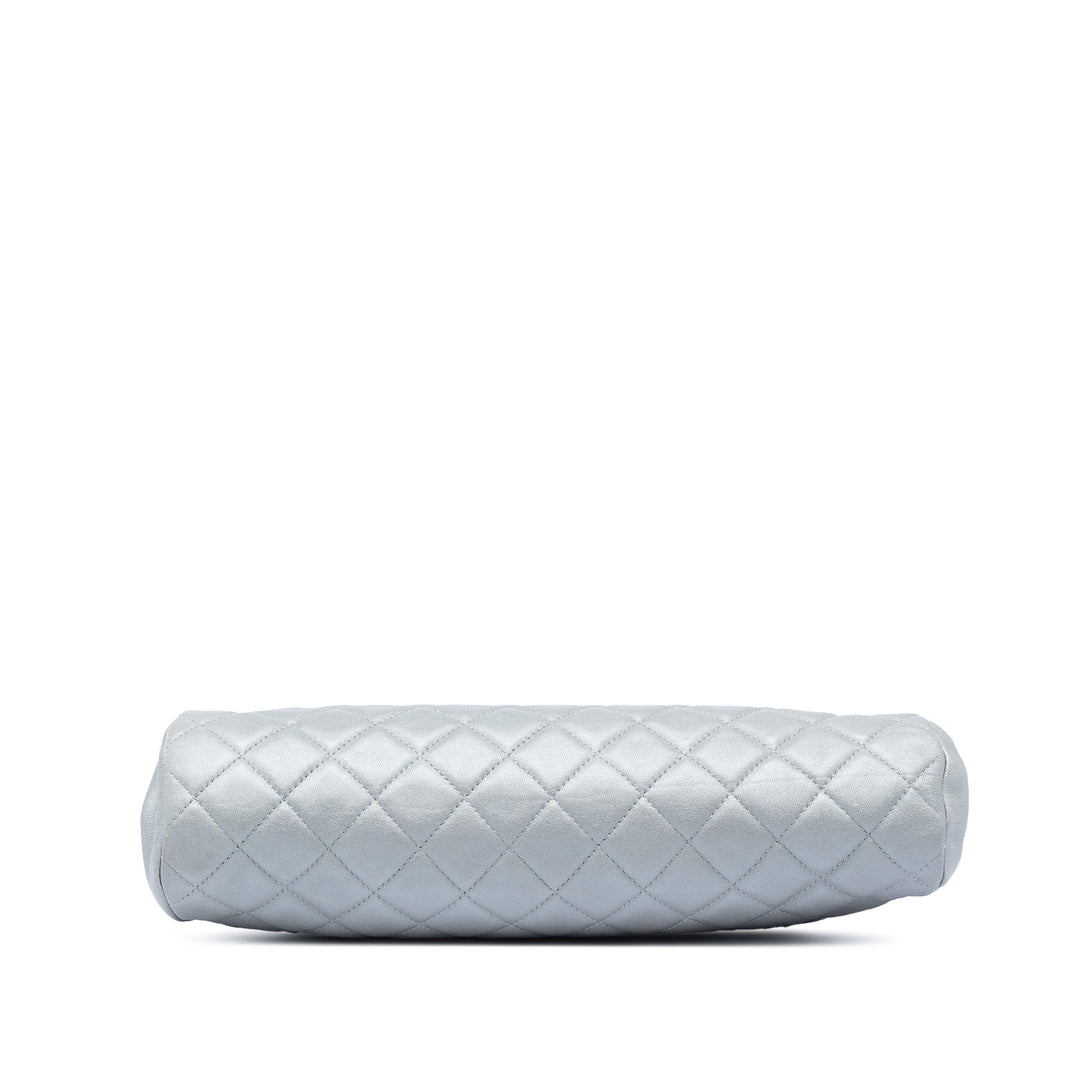 Chanel Matelassé Cuir d’agneau Timeless Kisslock Pochette