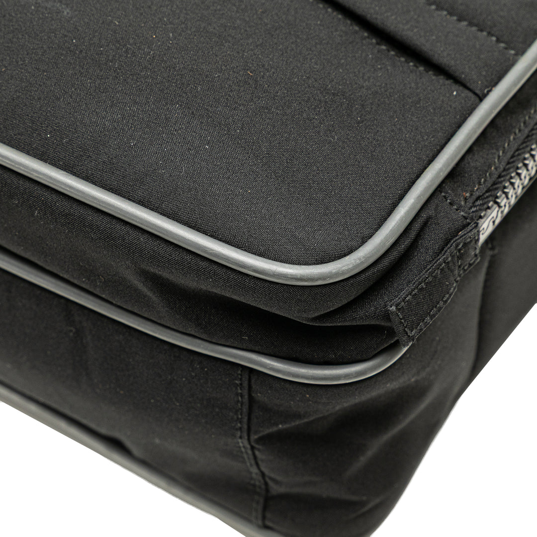 Sports Line Tessuto Front Pocket Crossbody Black - Gaby Paris