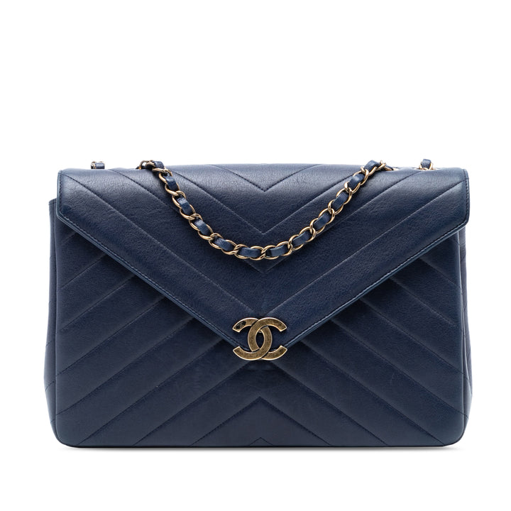 Chanel Medium Chevron Cuir de veau Coco Envelope à rabat