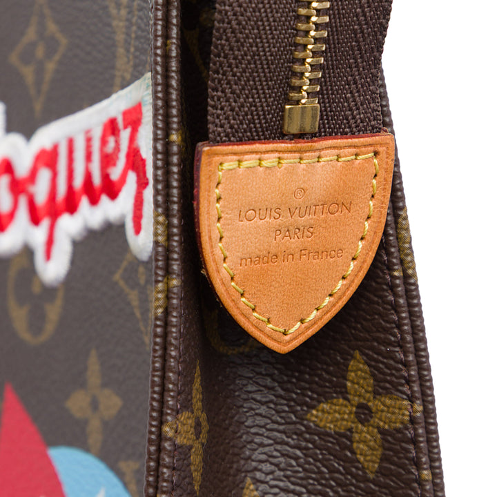 Louis Vuitton Édition limitée Patches et Travel Stickers Toiletry 26 Pochette Monogram Marron – vue 5 – GABY PARIS