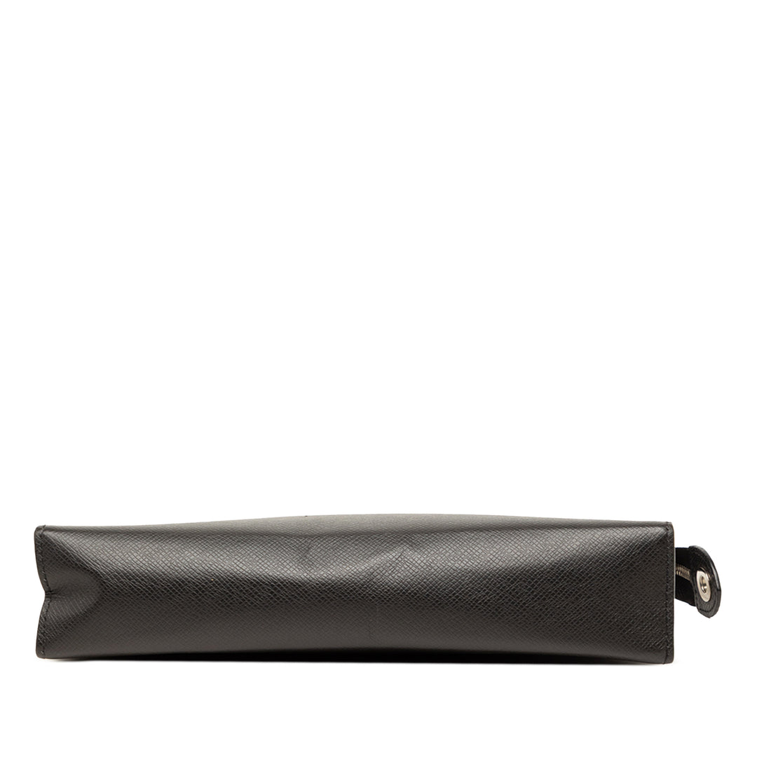 Louis Vuitton Taiga Pochette Voyage MM