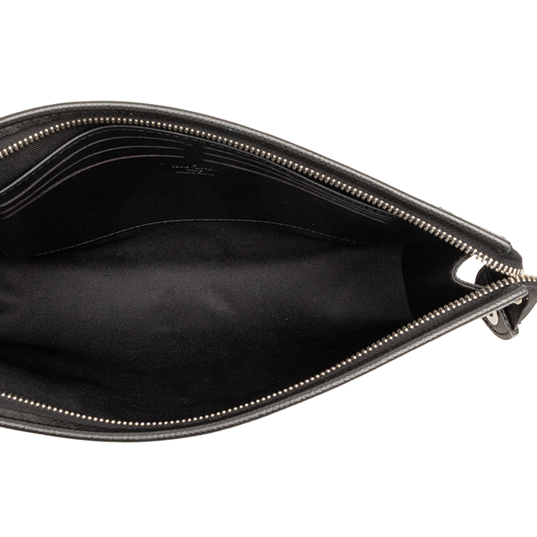 Louis Vuitton Taiga Pochette Voyage MM