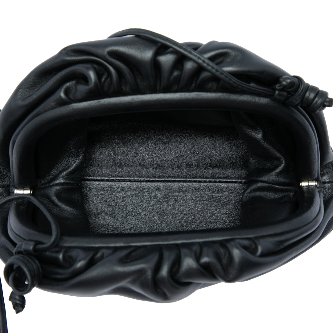 Bottega Veneta Pochette The Mini Cuir d'agneau Noir – vue 4 – GABY PARIS
