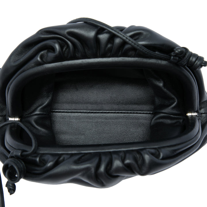 Bottega Veneta Pochette The Mini Cuir d'agneau Noir – vue 4 – GABY PARIS