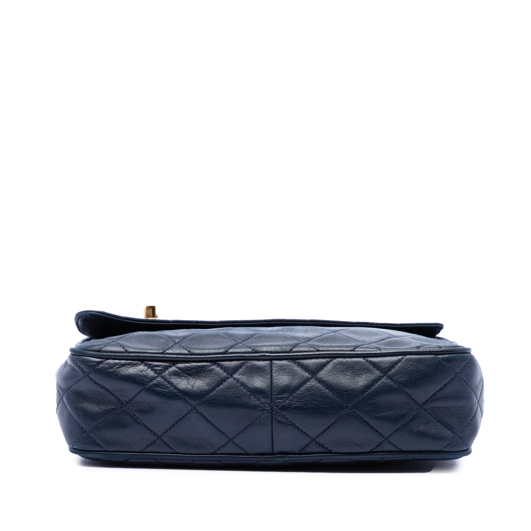 Chanel CC Matelassé Cuir d’agneau Pompon Sac caméra