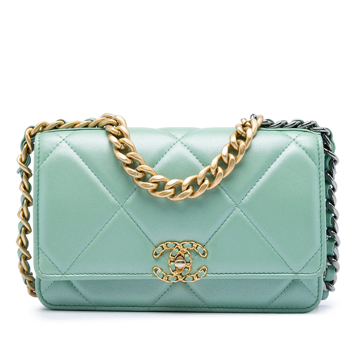 Chanel Matelassé 19 Wallet on Chain Cuir d'agneau