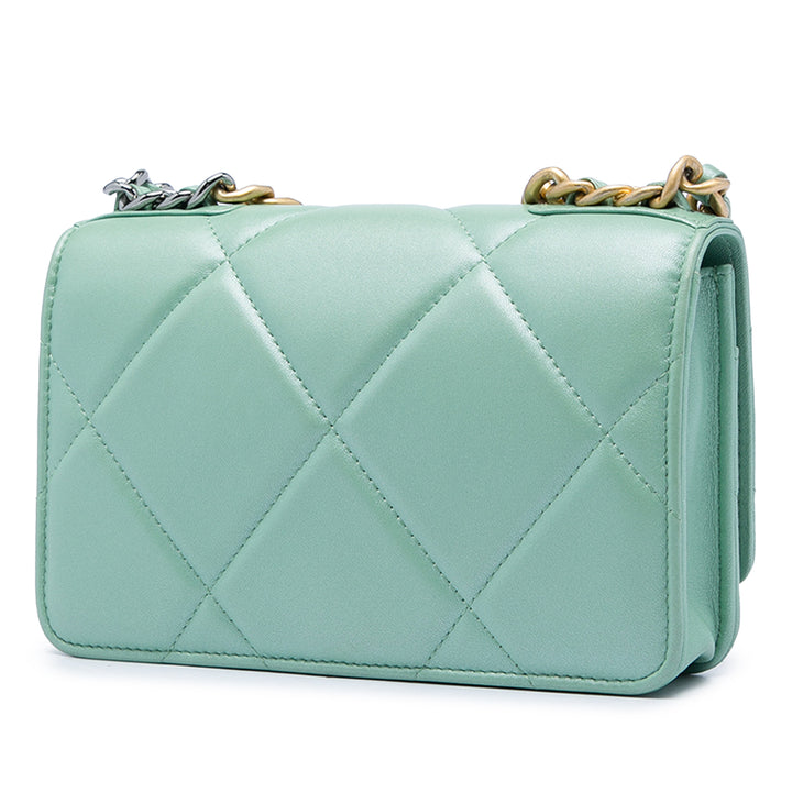 Chanel Matelassé 19 Wallet on Chain Cuir d'agneau