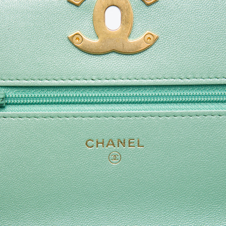 Chanel Matelassé 19 Wallet on Chain Cuir d'agneau