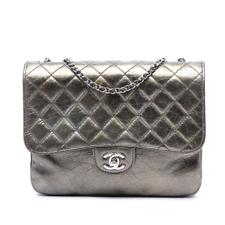 Chanel Medium Metallic Crackled Cuir de veau Clams Pocket à rabat