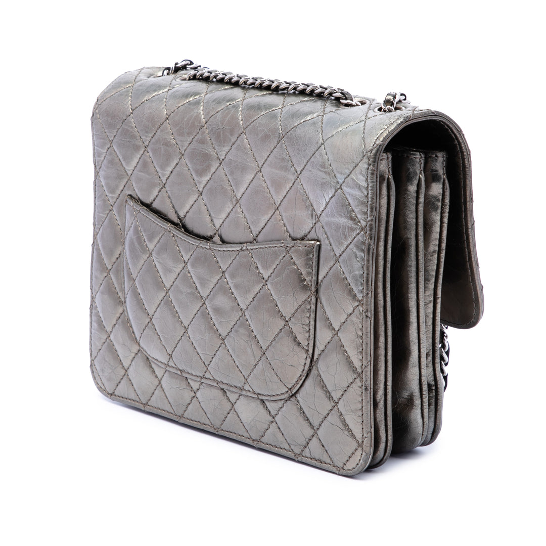 Chanel Medium Metallic Crackled Cuir de veau Clams Pocket à rabat