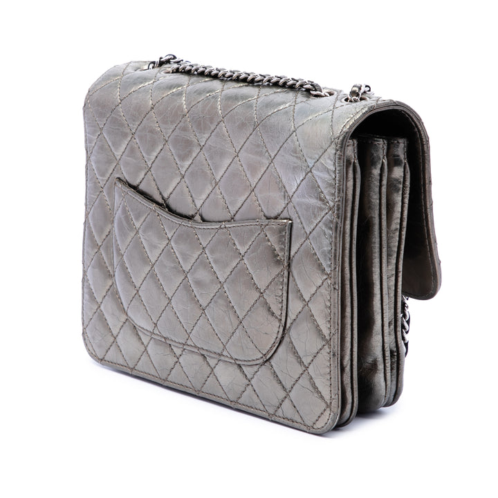 Chanel Medium Metallic Crackled Cuir de veau Clams Pocket à rabat