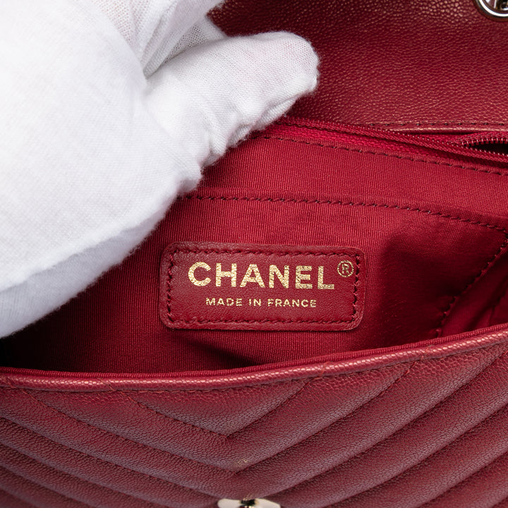 Chanel Chevron Statement à rabat Petit Cuir caviar