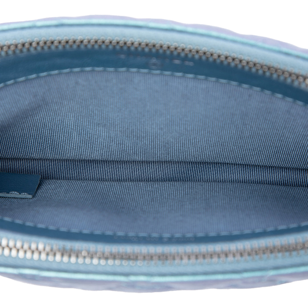 Irisé vieilli Gabrielle Double Zippé Pochette avec chaîne Cuir de veau Bleu