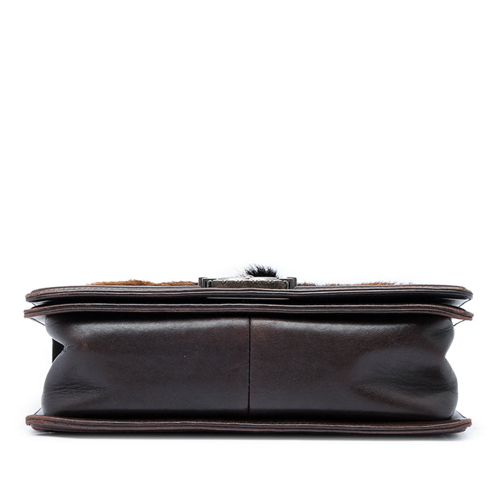 Chanel Sac bandoulière Pony Hair Boy à rabat Moyen Cuir d'agneau Marron – vue 3 – GABY PARIS