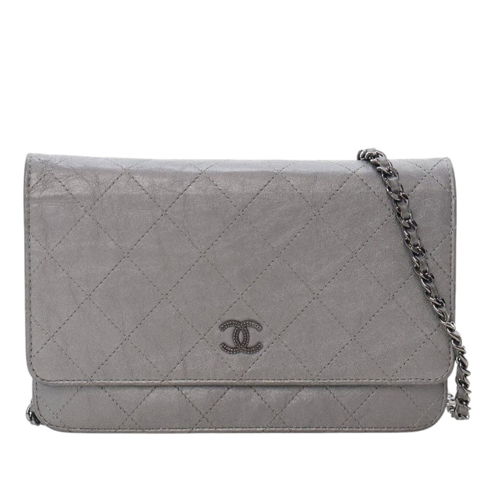 Chanel CC Quilted Aged Cuir de veau Wallet On Chain Argenté