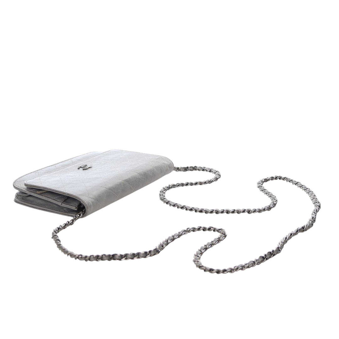 Chanel CC Quilted Aged Cuir de veau Wallet On Chain Argenté
