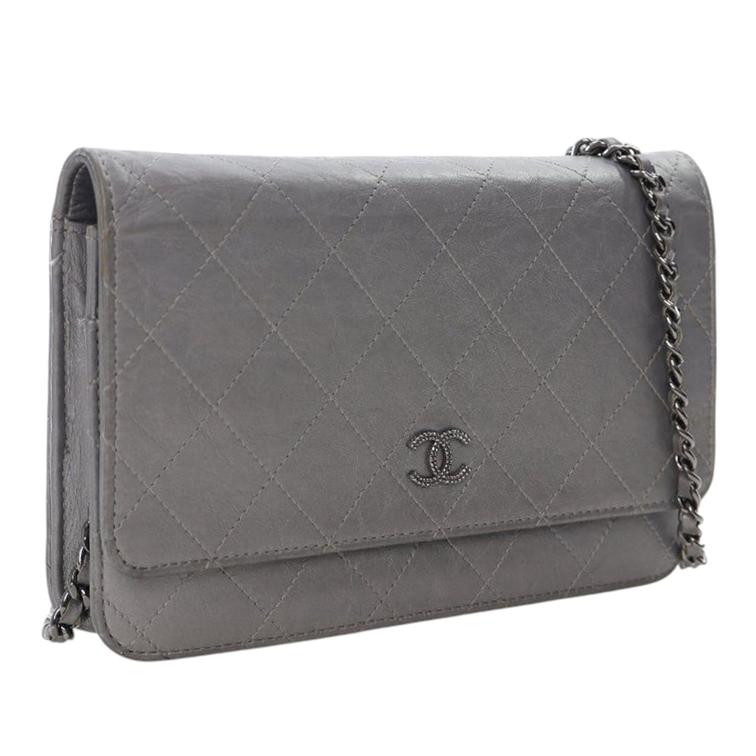 Chanel CC Quilted Aged Cuir de veau Wallet On Chain Argenté