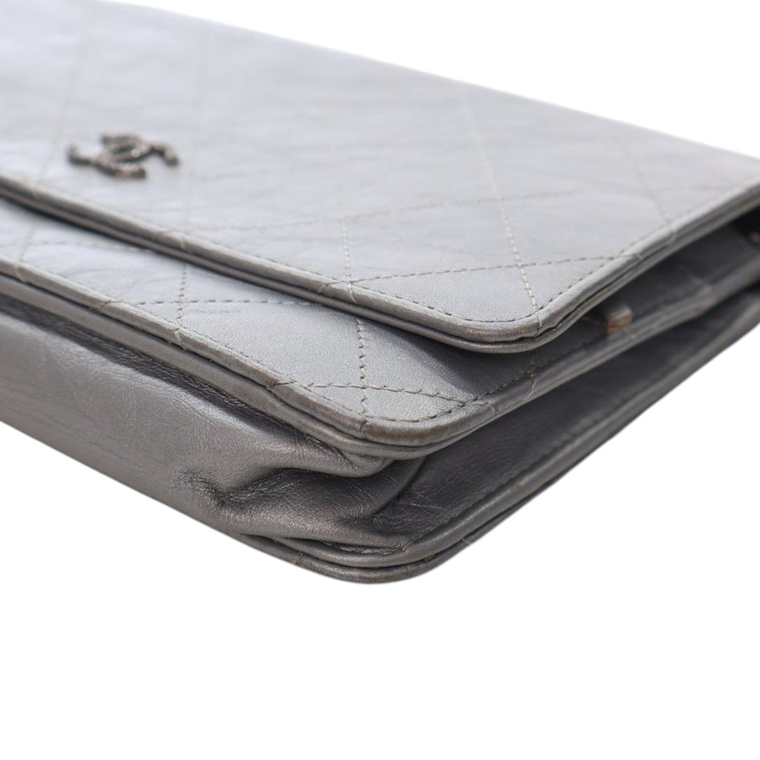 Chanel CC Quilted Aged Cuir de veau Wallet On Chain Argenté