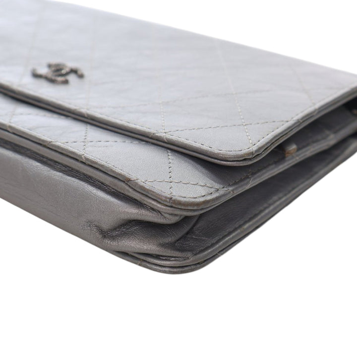 Chanel CC Quilted Aged Cuir de veau Wallet On Chain Argenté