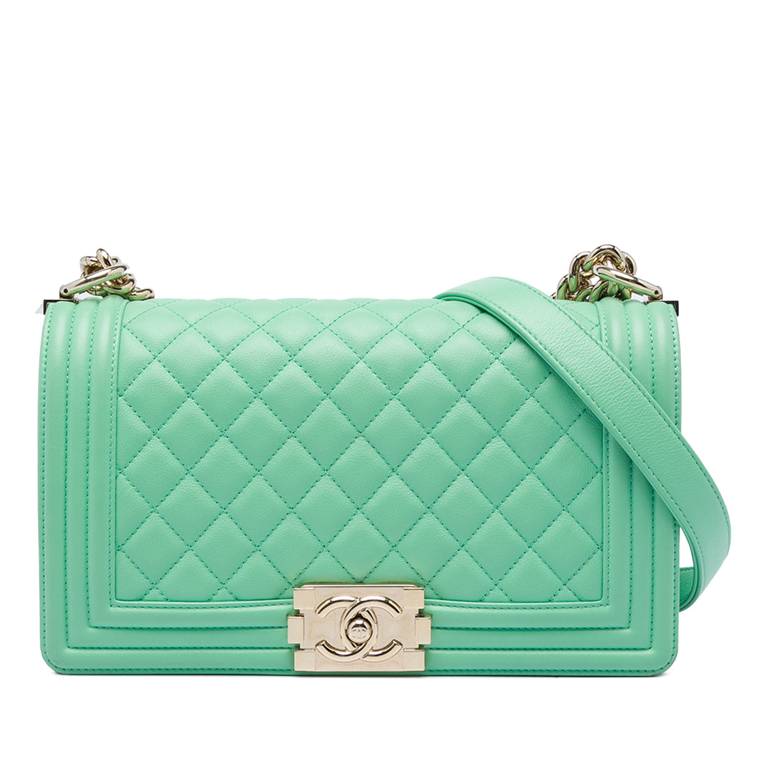 Chanel Old Medium Matelassé Cuir de veau Boy à rabat