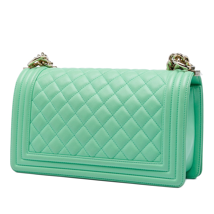 Chanel Old Medium Matelassé Cuir de veau Boy à rabat
