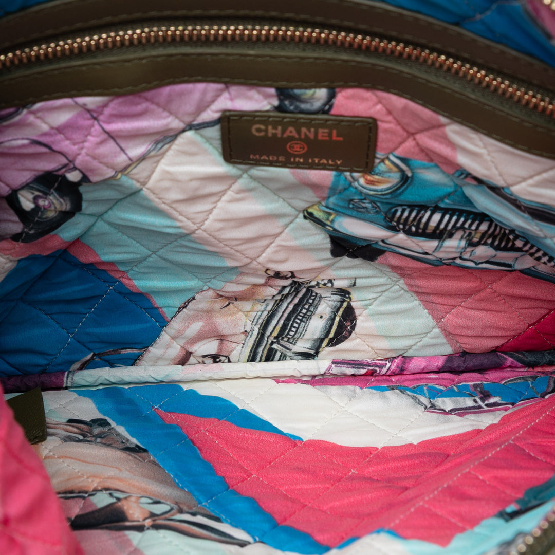 Chanel Medium Quilted Cuir d’agneau Cuba La Habana O Étui Pochette Vert