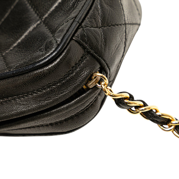 Chanel Quilted Cuir d’agneau Tassel Pochette Noir