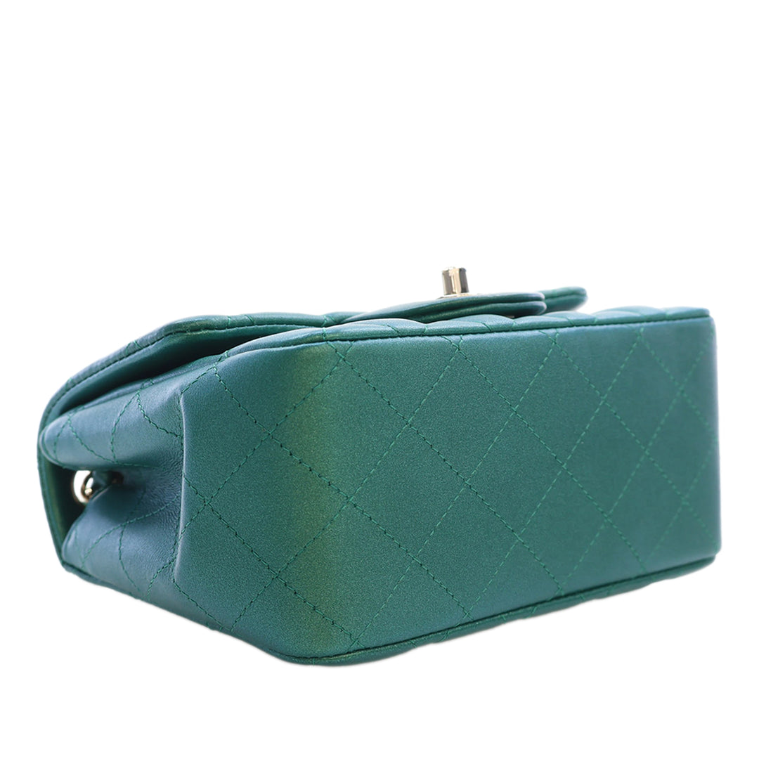 Chanel Classic Carré Irisé Rabat simple Mini Cuir d'agneau