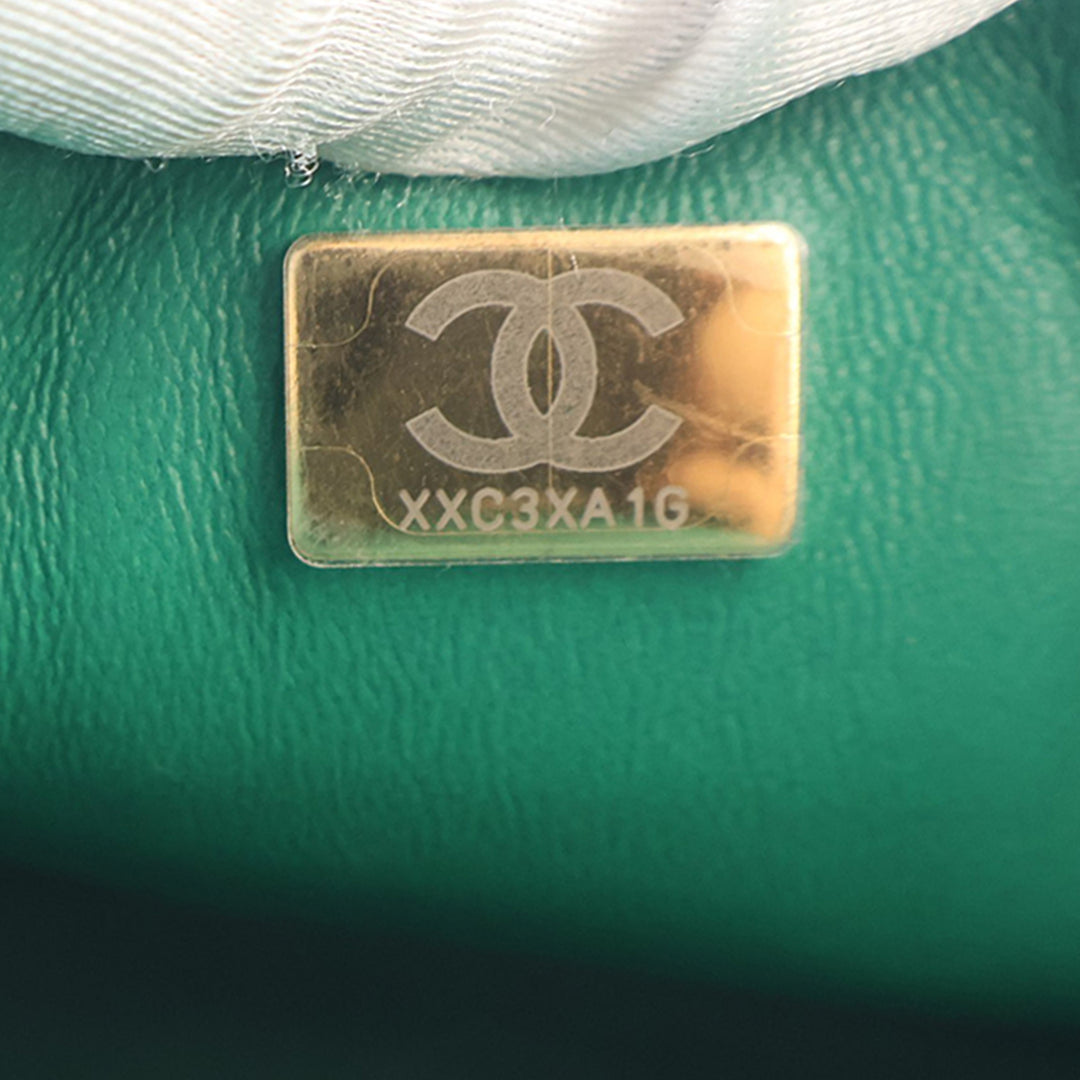 Chanel Classic Carré Irisé Rabat simple Mini Cuir d'agneau