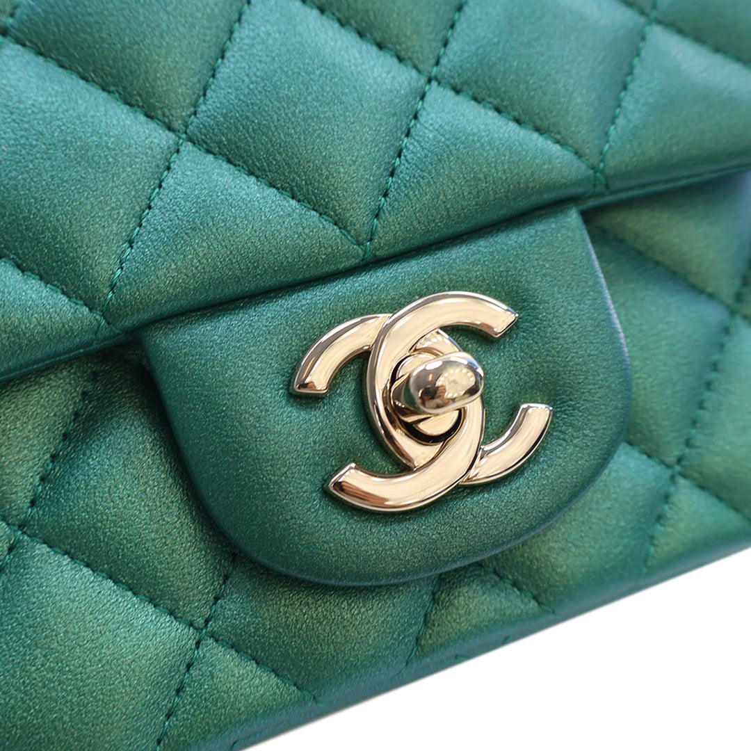 Chanel Classic Carré Irisé Rabat simple Mini Cuir d'agneau