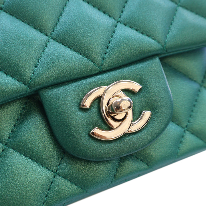 Chanel Classic Carré Irisé Rabat simple Mini Cuir d'agneau