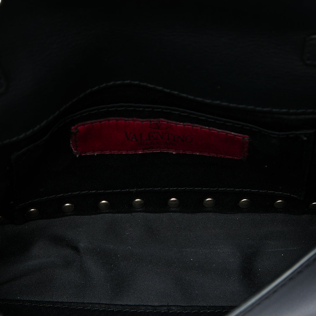 Valentino Sac bandoulière Rockstud Wallet on Chain Cuir de veau Noir – vue 4 – GABY PARIS