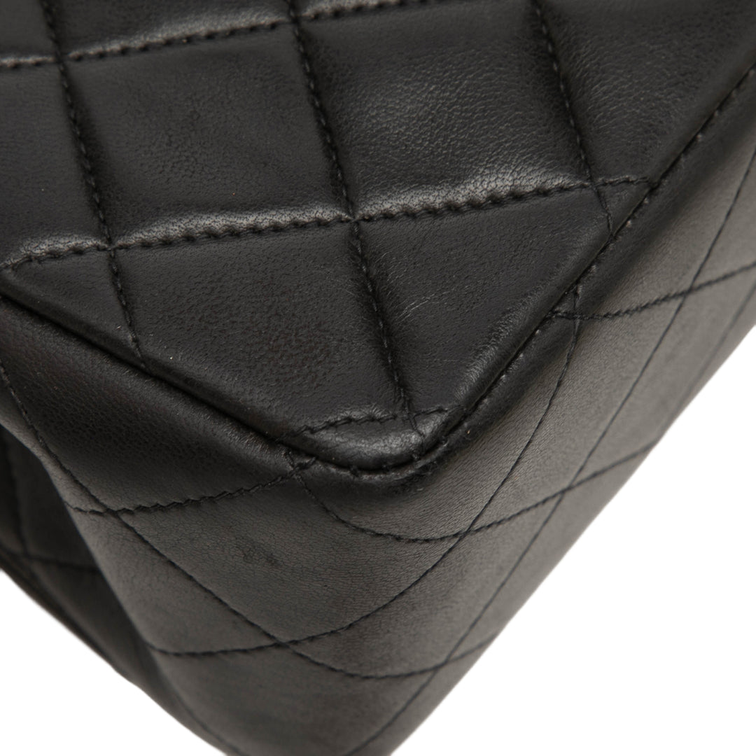 Chanel Classic Double rabat Moyen Cuir d'agneau Noir – vue 6 – GABY PARIS