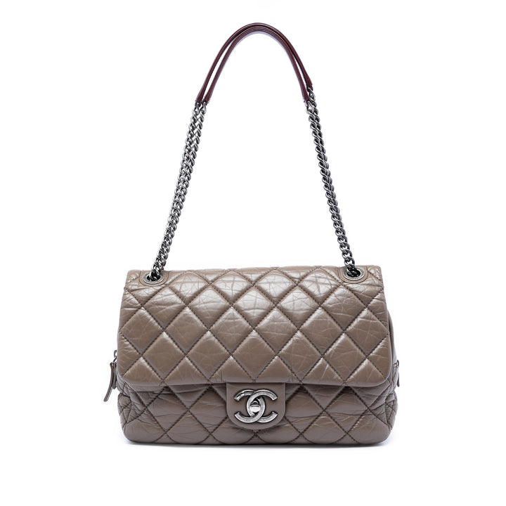 Chanel Jumbo Matelassé vieilli Cuir de veau New Portobello à rabat