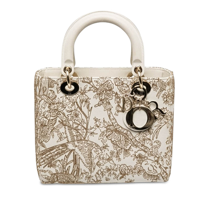 Dior brodé Jardin D Hiver Lady Dior Moyen Cuir de veau Blanc – vue principale – GABY PARIS
