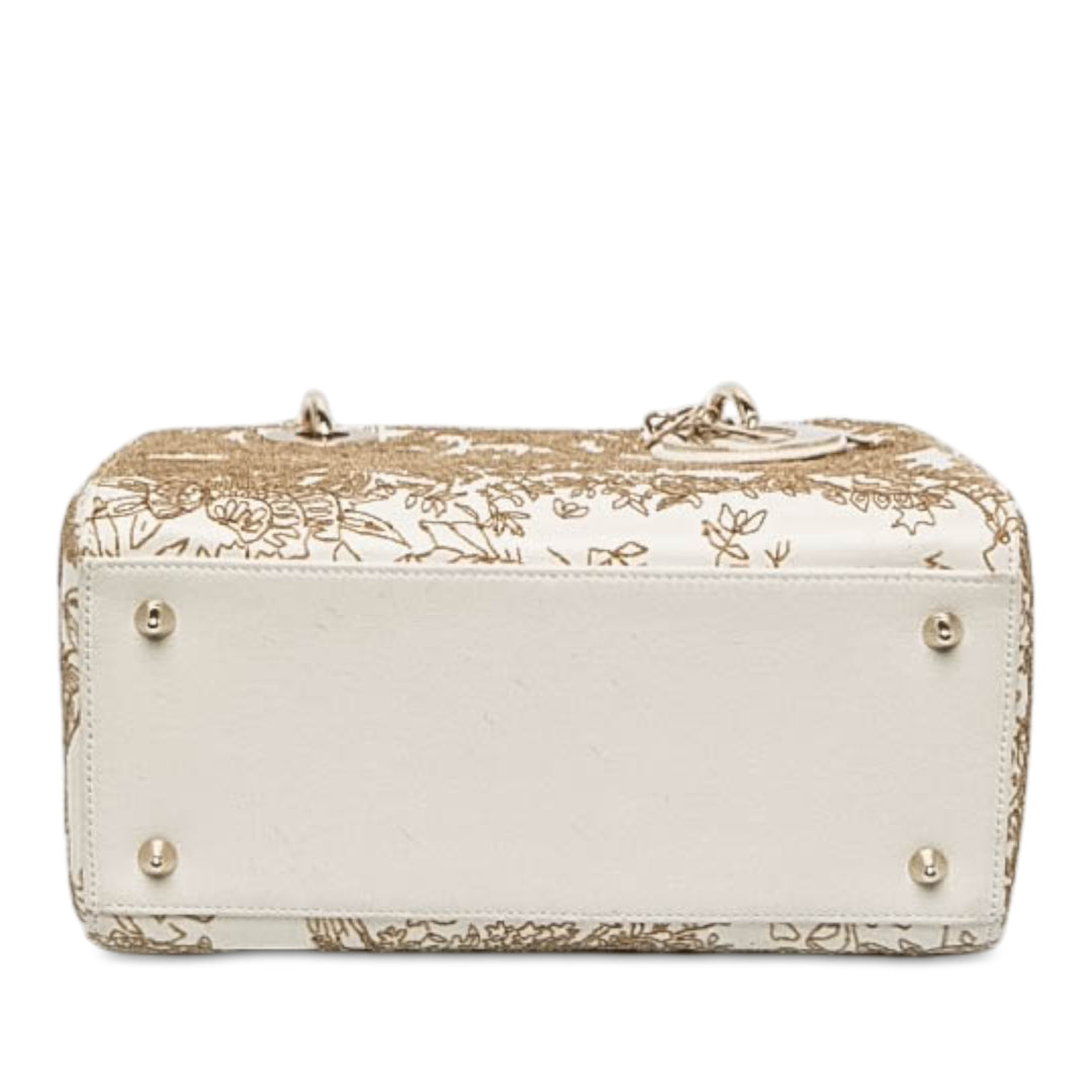 Dior brodé Jardin D Hiver Lady Dior Moyen Cuir de veau Blanc – vue 3 – GABY PARIS