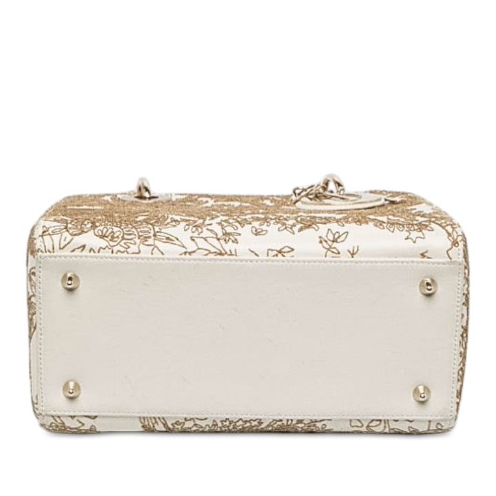 Dior brodé Jardin D Hiver Lady Dior Moyen Cuir de veau Blanc – vue 3 – GABY PARIS