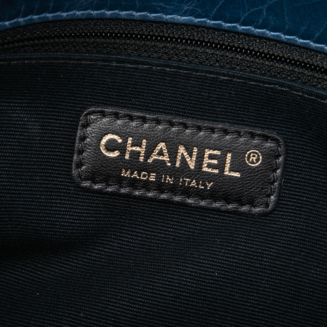 Chanel Matelassé vieilli Reissue 2.55 Sac Cuir de veau Bleu – vue 5 – GABY PARIS